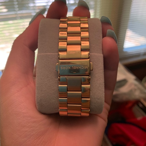 Men’s Gold Michael Kors Watch - Picture 4 of 4